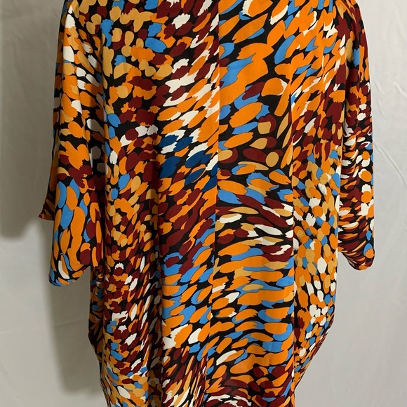 Jodifl tunic top size:small (oversized). Short sleeve, v-neck, tropical print. - Picture 3 of 6